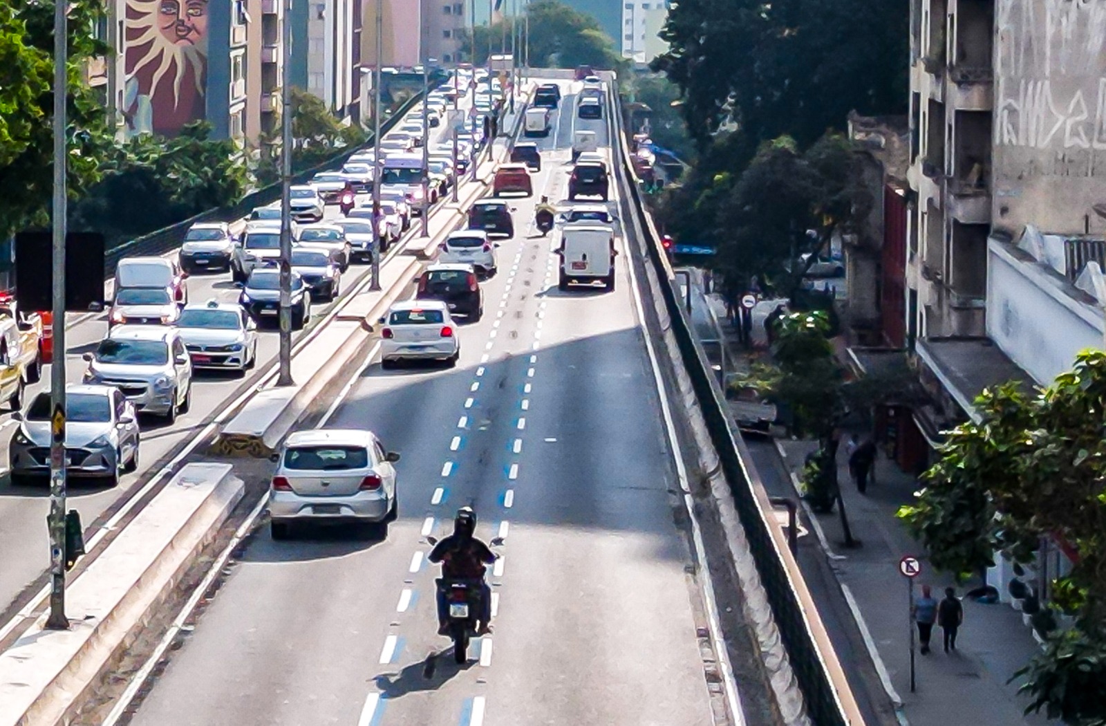 Prefeitura entrega Faixa Azul para motos no Elevado e Avenida do Cursino